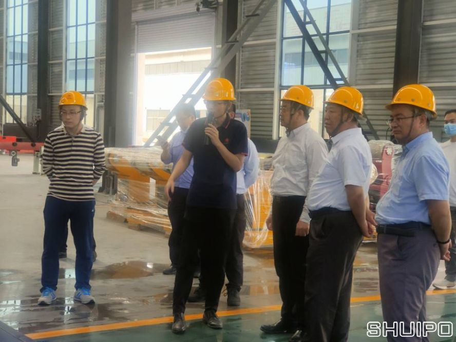山東省科學院激光研究所所長賈中青、山東省機械設計研究院院長林江海帶領激光、高端裝備領域專家一行9人到水泊焊割實地調研2